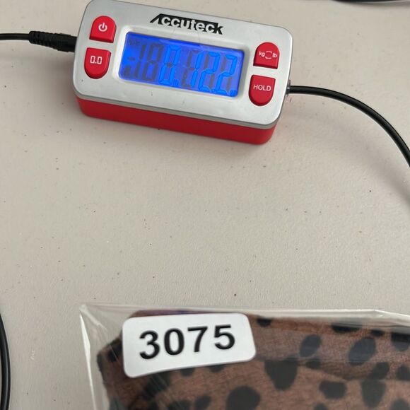 Homeyme Curvy Animal Print Long Sleeve Top with Sequin Accent Sleeves Size XXL - Picture 7 of 7